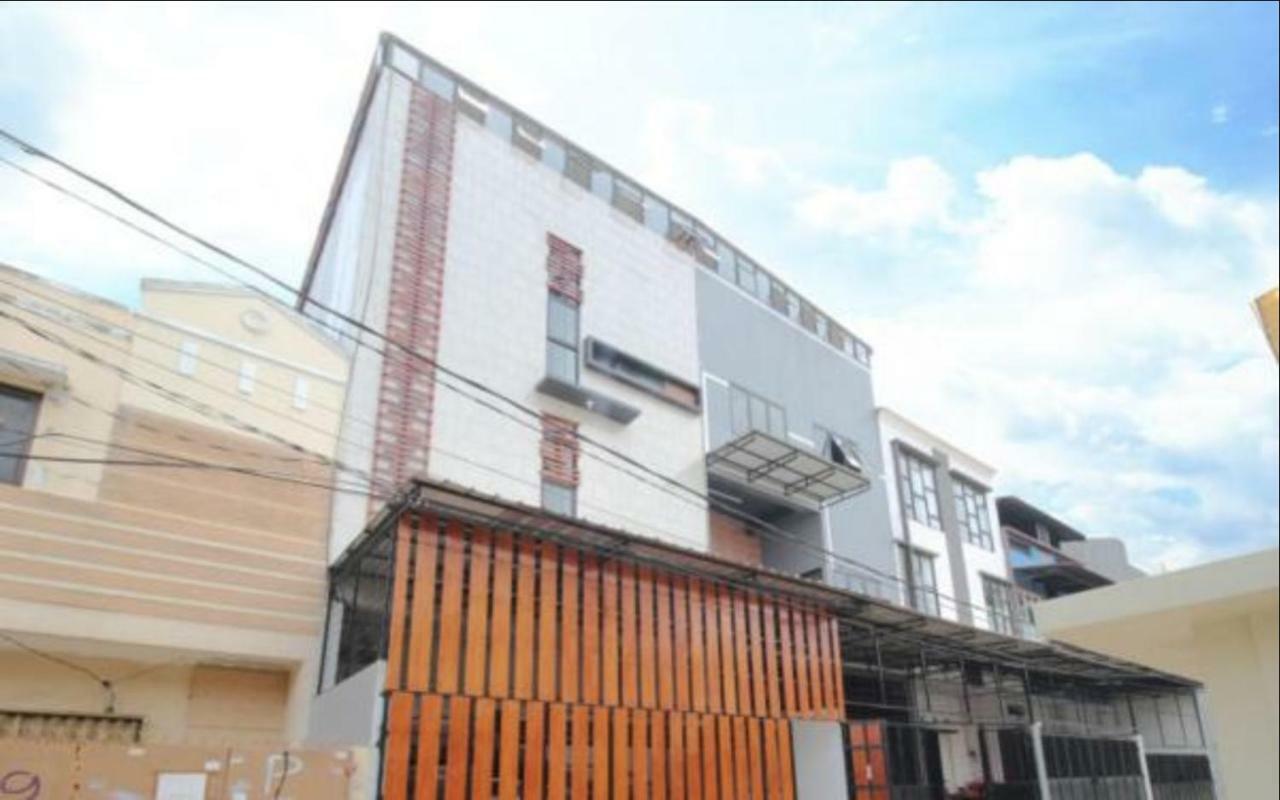 Hotel Kamar Keluarga Duri Kosambi Jakarta Exterior foto