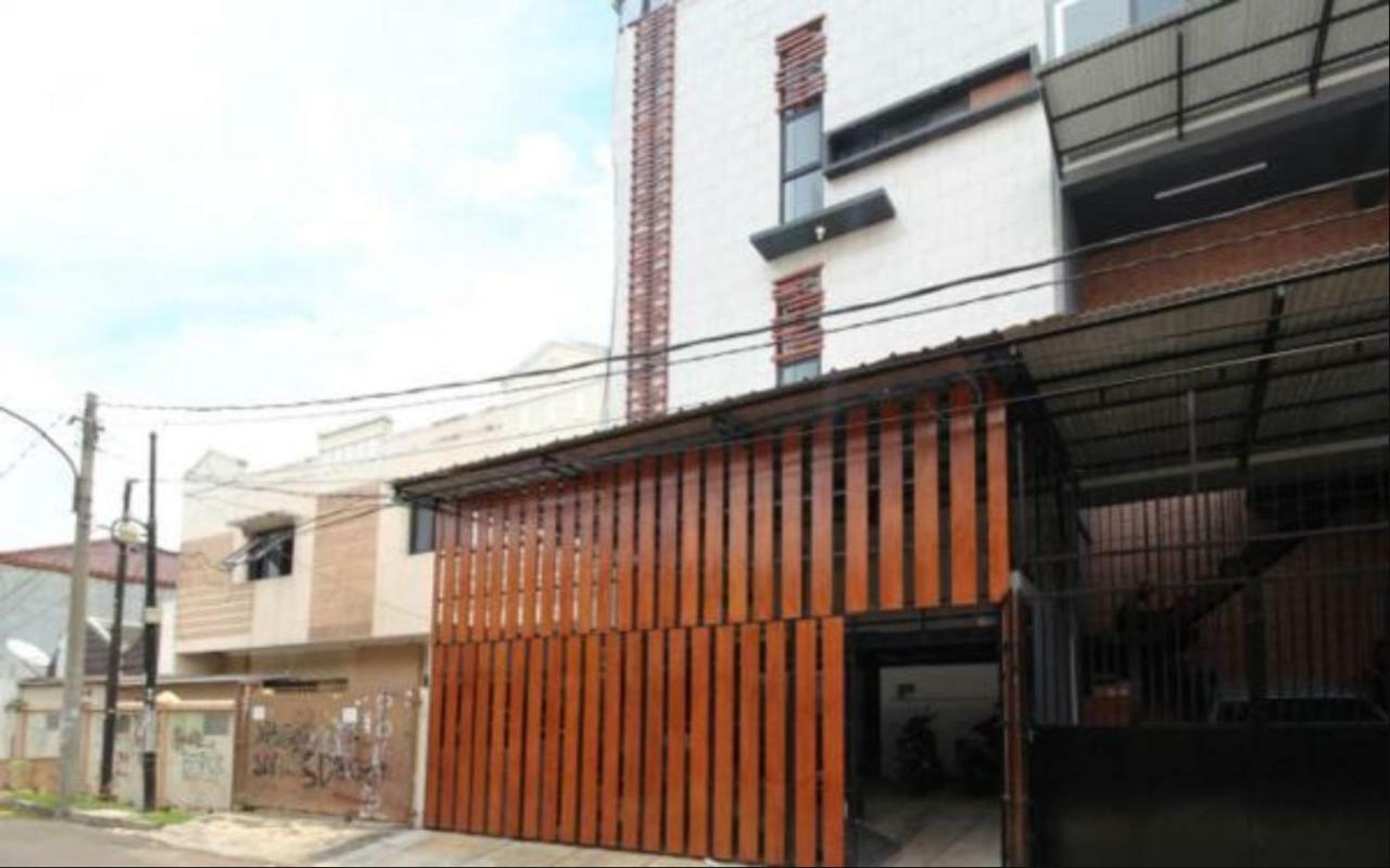 Hotel Kamar Keluarga Duri Kosambi Jakarta Exterior foto